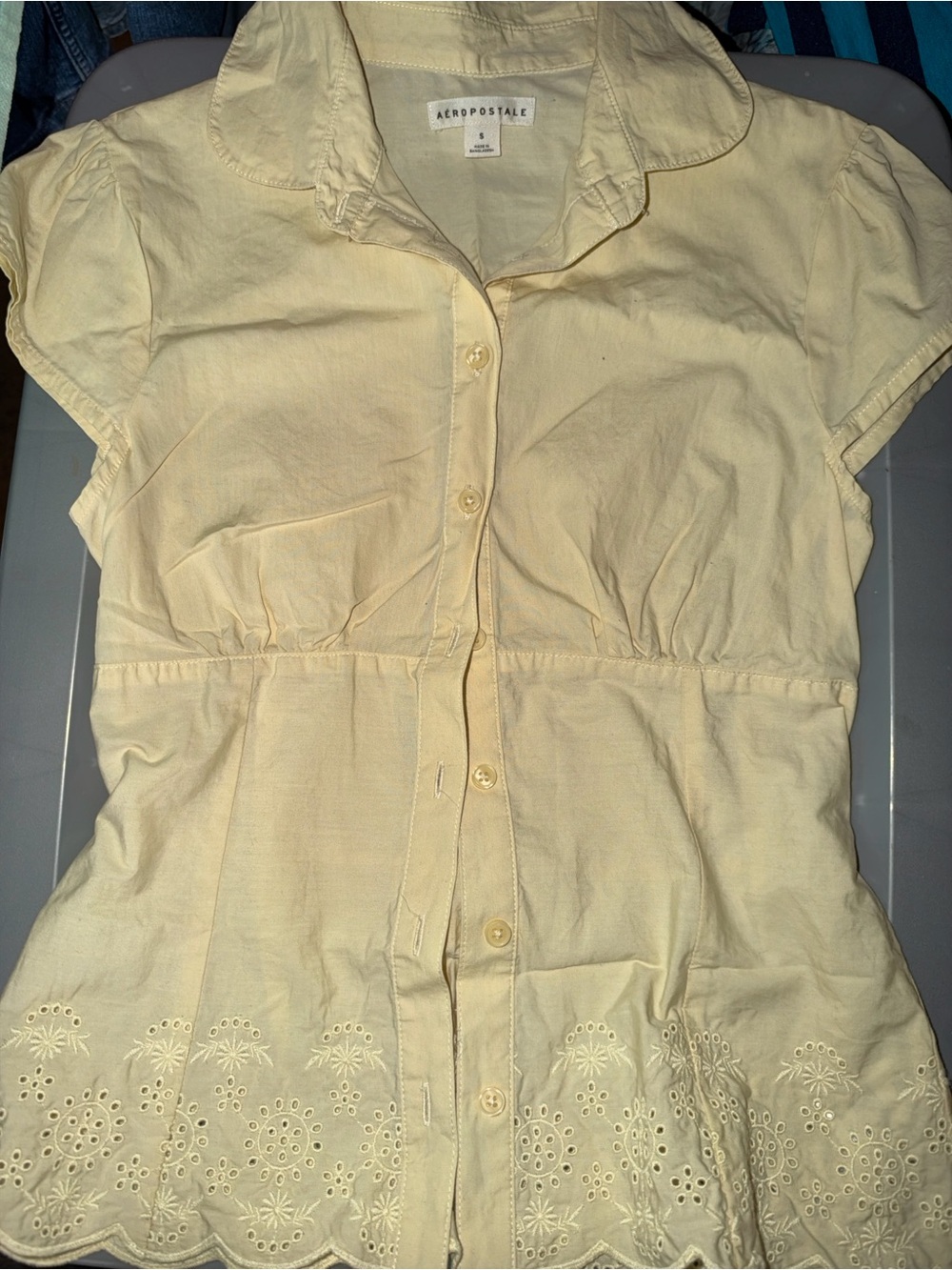 Aeropostale Light Yellow Button-Up Eyelet Hem Blouse